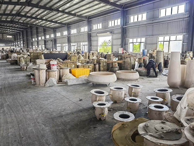 Rovis factory with advanced equipment for office and indoor planters